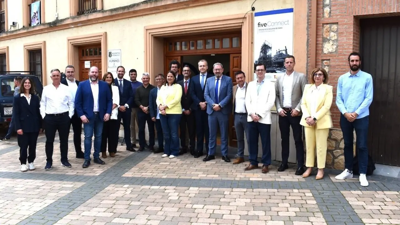 El director gerente de la Agencia de Transformación Digital de Castilla-La Mancha, Juan Ángel Morejudo, ha inaugurado el Hub de Innovación Digital en la localidad de Humanes (Guadalajara)