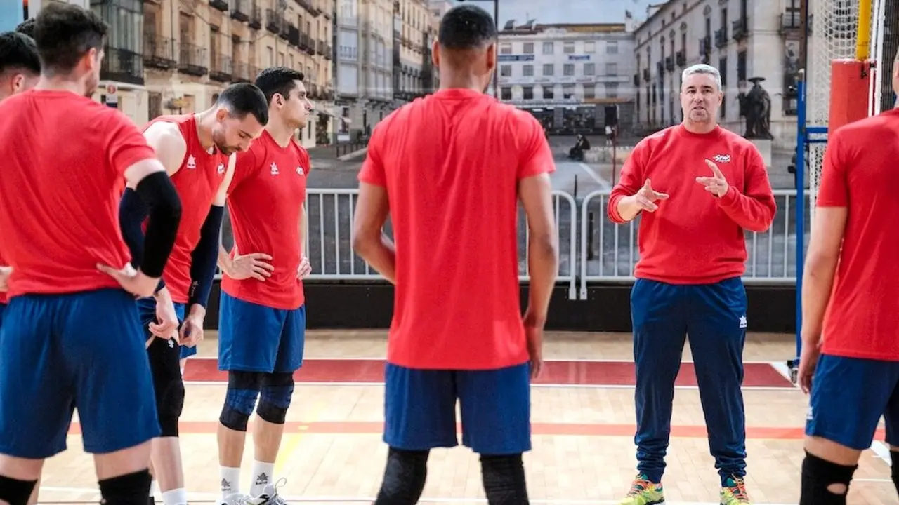 La selección española masculina de voleibol se concentra en Guadalajara para preparar los partidos de la Liga Europea de junio, la primera cita del nuevo técnico - EFE/Nacho Izquierdo