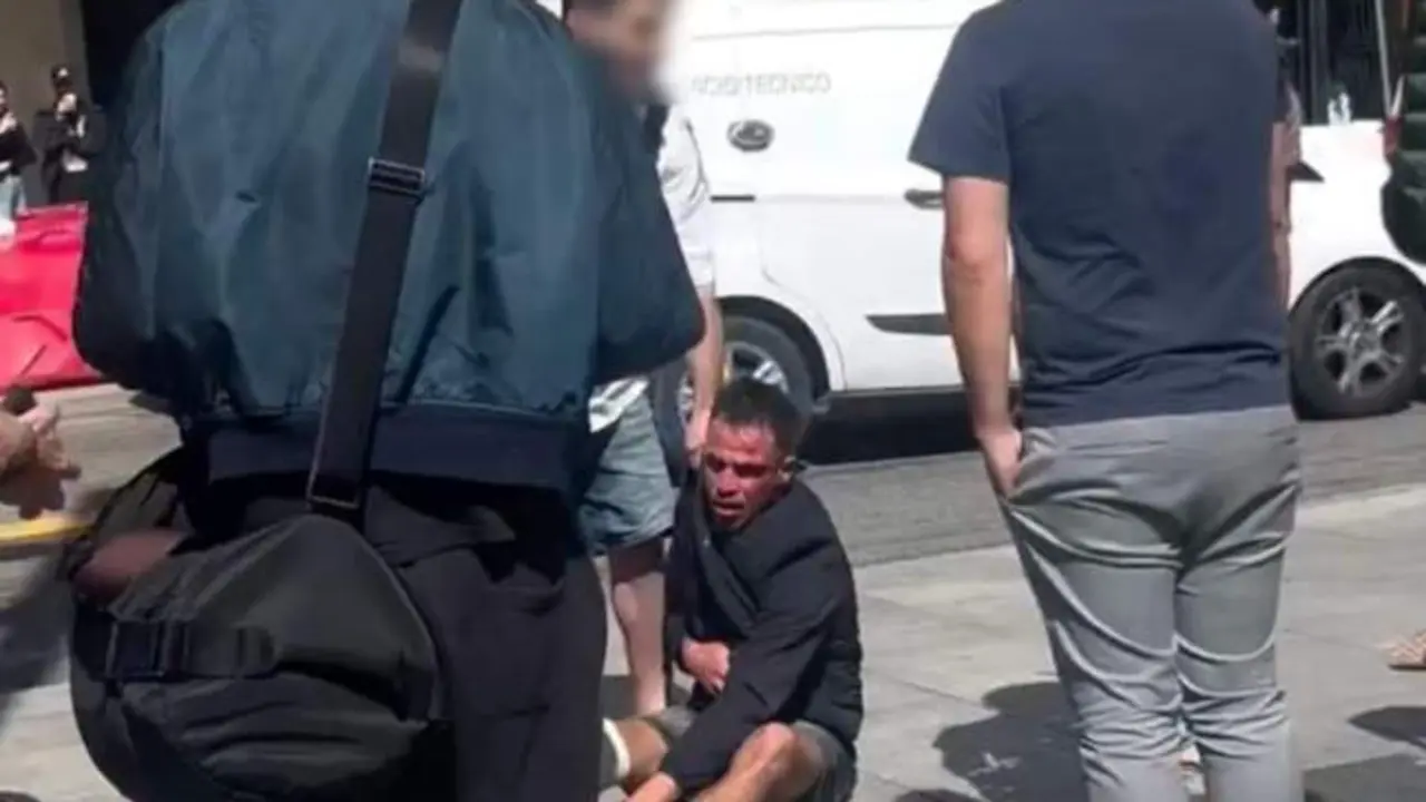 VIDEO. Acción directa: roba un reloj de lujo pero no le sale bien y acaba agredido