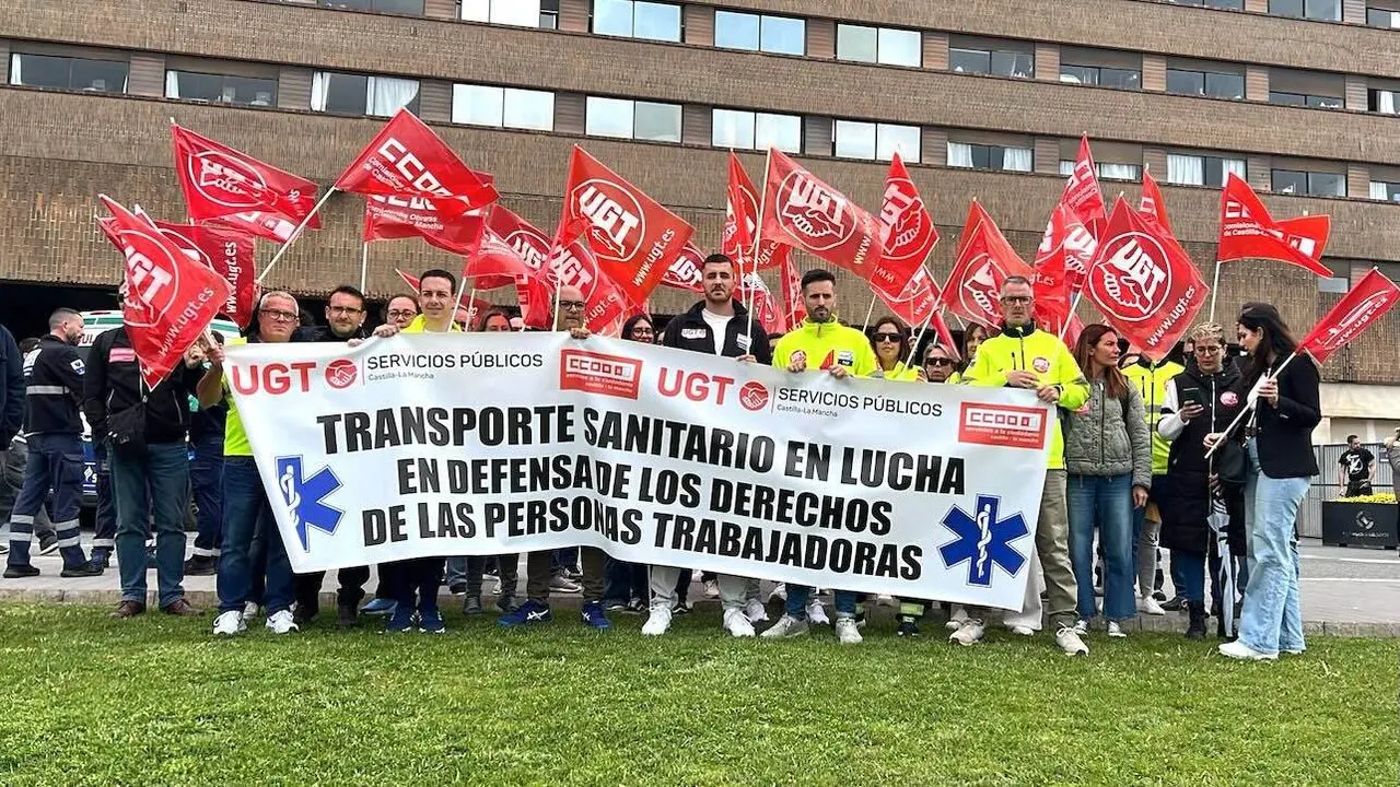 CCOO y UGT critican que el Sescam no se implique en el conflicto de las ambulancias