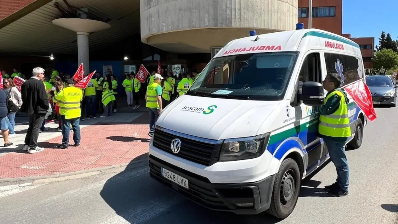 Seguimiento del 100% en la segunda jornada de paro del transporte sanitario, según sindicatos