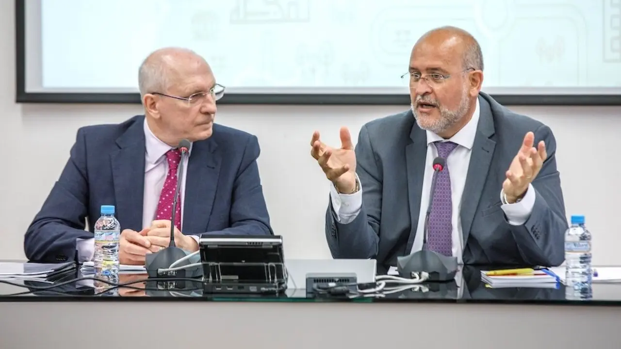 El vicepresidente primero del Gobierno de Castilla-La Mancha, José Luis Martínez Guijarro, preside la Mesa de Trabajo con colectivos con motivo de la evaluación intermedia de la Estrategia frente a la Despoblación