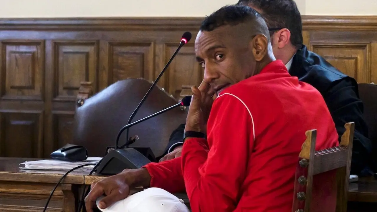 Un momento del juicio con jurado popular contra un hombre, acusado de asesinar en mayo de 2022 en Tarancón (Cuenca) a su pareja, Ouardia, asestándola hasta 34 puñaladas - EFE/Álvaro del Olmo