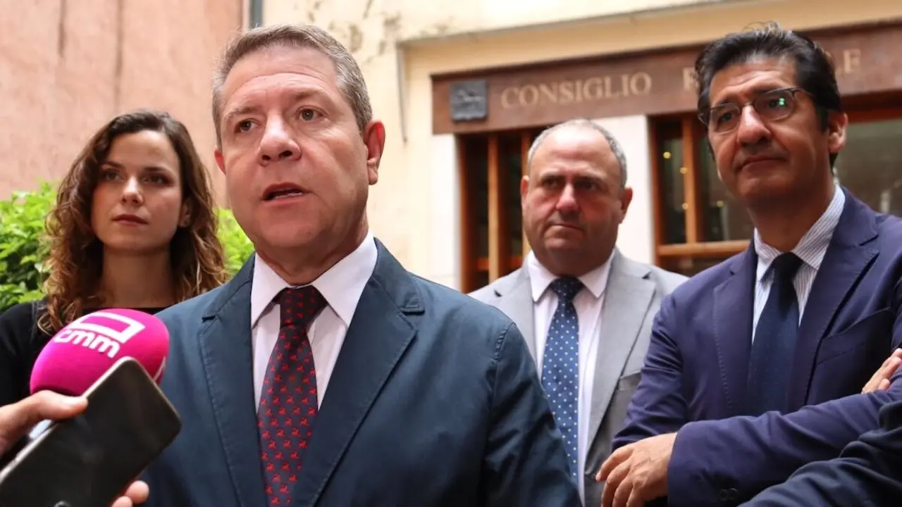 El presidente de Castilla-La Mancha, Emiliano García-Page, asiste al acto de bienvenida de la Comisión de Recursos Naturales (NAT) del Comité de las Regiones, que se celebra en Palazzo Ferro Fini, en Venecia
