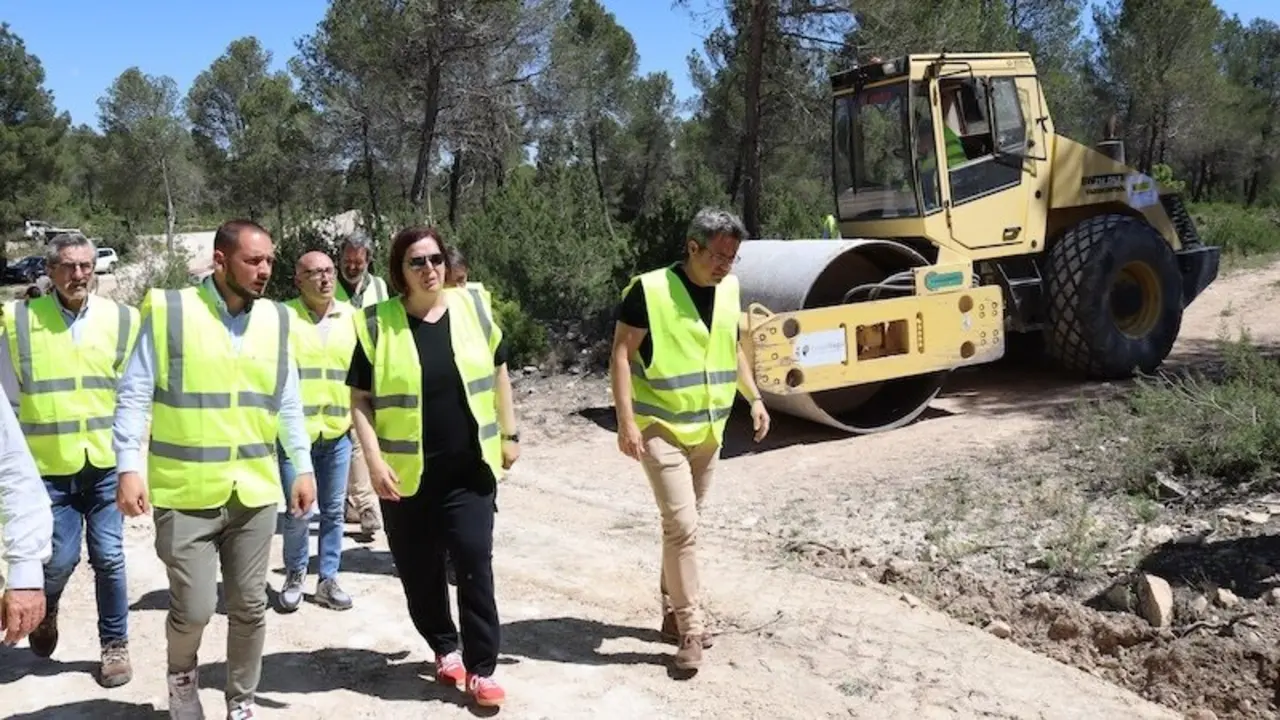La secretaria de Estado de Agricultura y Alimentación, Begoña García Bernal, durante la visita que ha realizado a la localidad de Letur