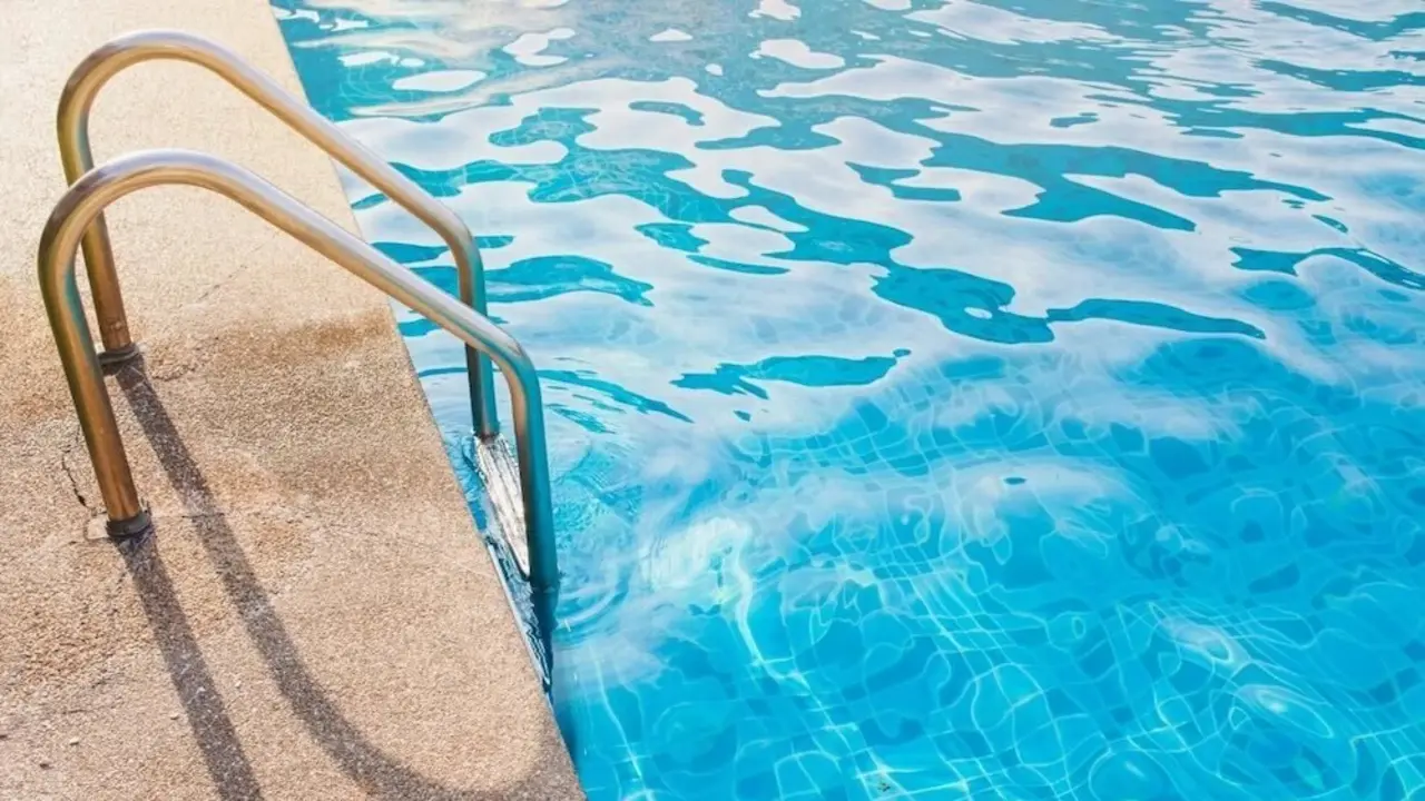 Muere un niño de 4 años ahogado en extrañas circunstancias en una piscina
