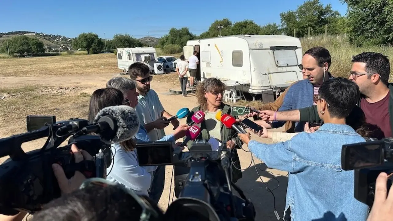 El PSOE denuncia que las tres familias con menores desalojadas en Toledo no tienen agua