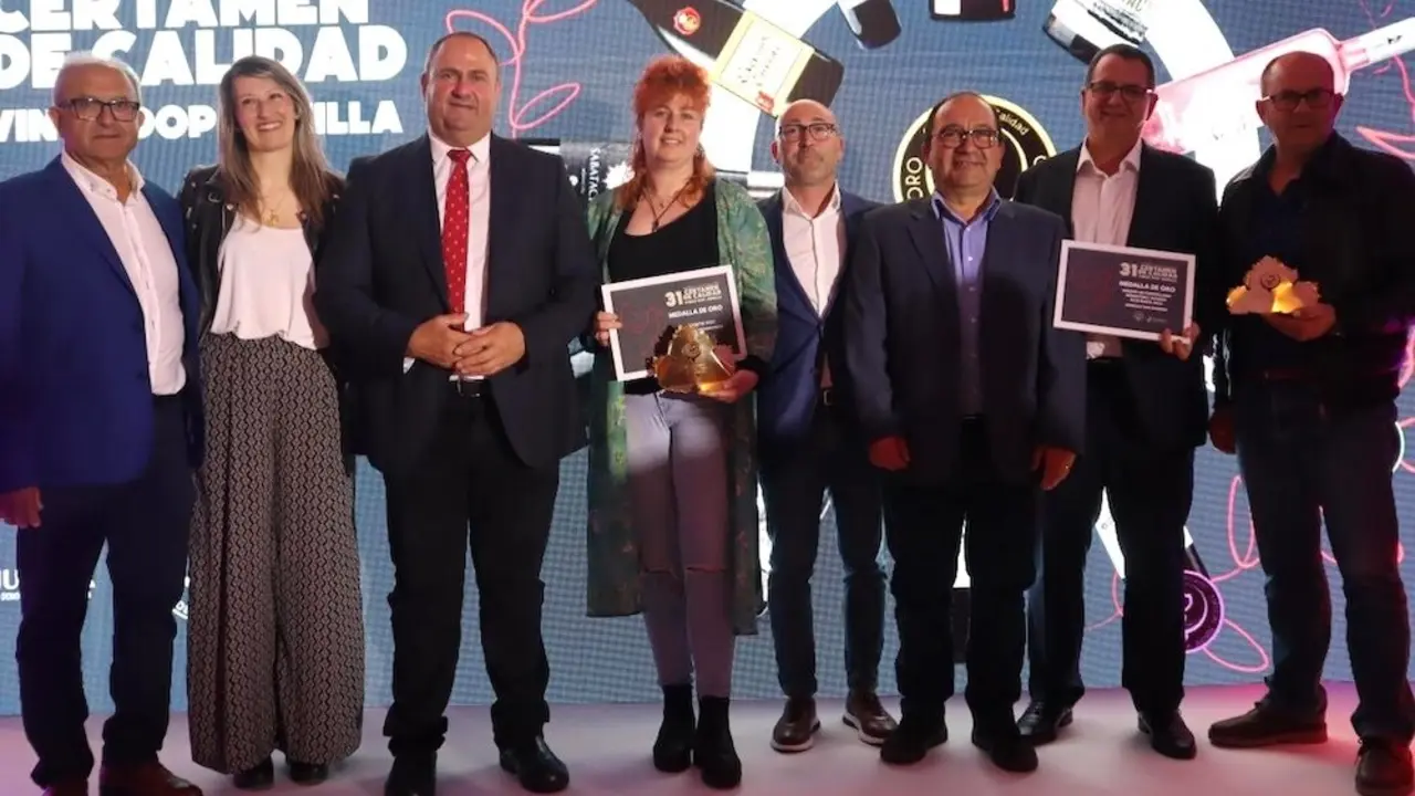 El consejero de Agricultura, Ganadería y Desarrollo Rural, Julián Martínez Lizán, asiste al Certamen de Calidad de los Vinos de DOP Jumilla, figura de calidad vínica compartida con la Región de Murcia