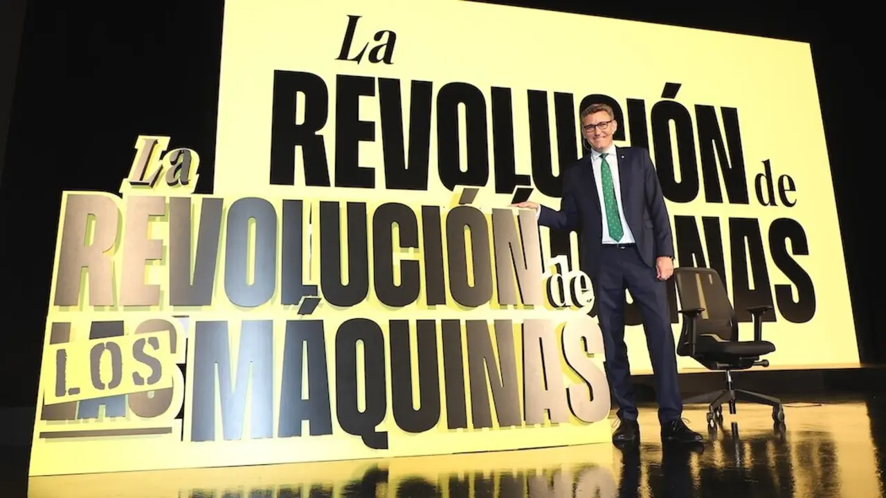 El director general de Eurocaja Rural, Víctor Manuel Martín, ha presentado la nueva campaña de la entidad ‘La revolución de los máquinas'