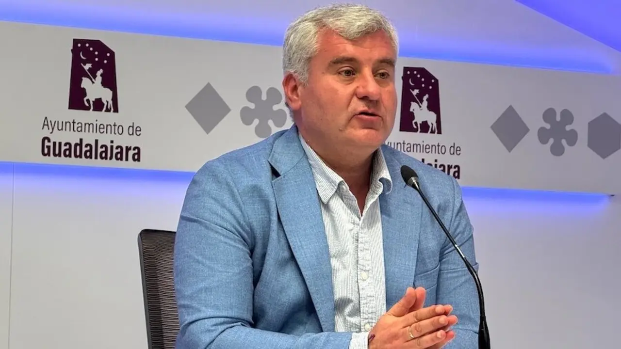 El concejal de Urbanismo del Ayuntamiento de Guadalajara, Alfonso Esteban, ha presentado el proceso de modificación del Plan General de Ordenación Urbana (PGOU)