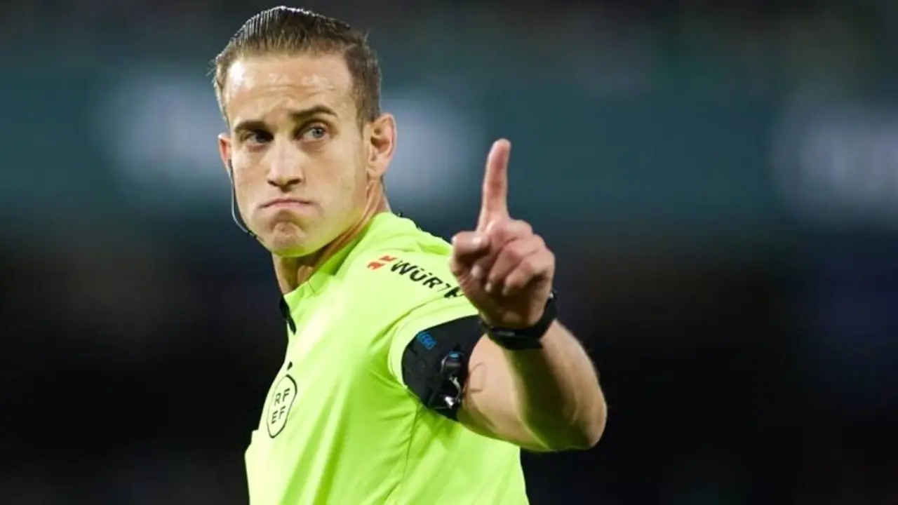 El árbitro de fútbol Javier Alberola Rojas