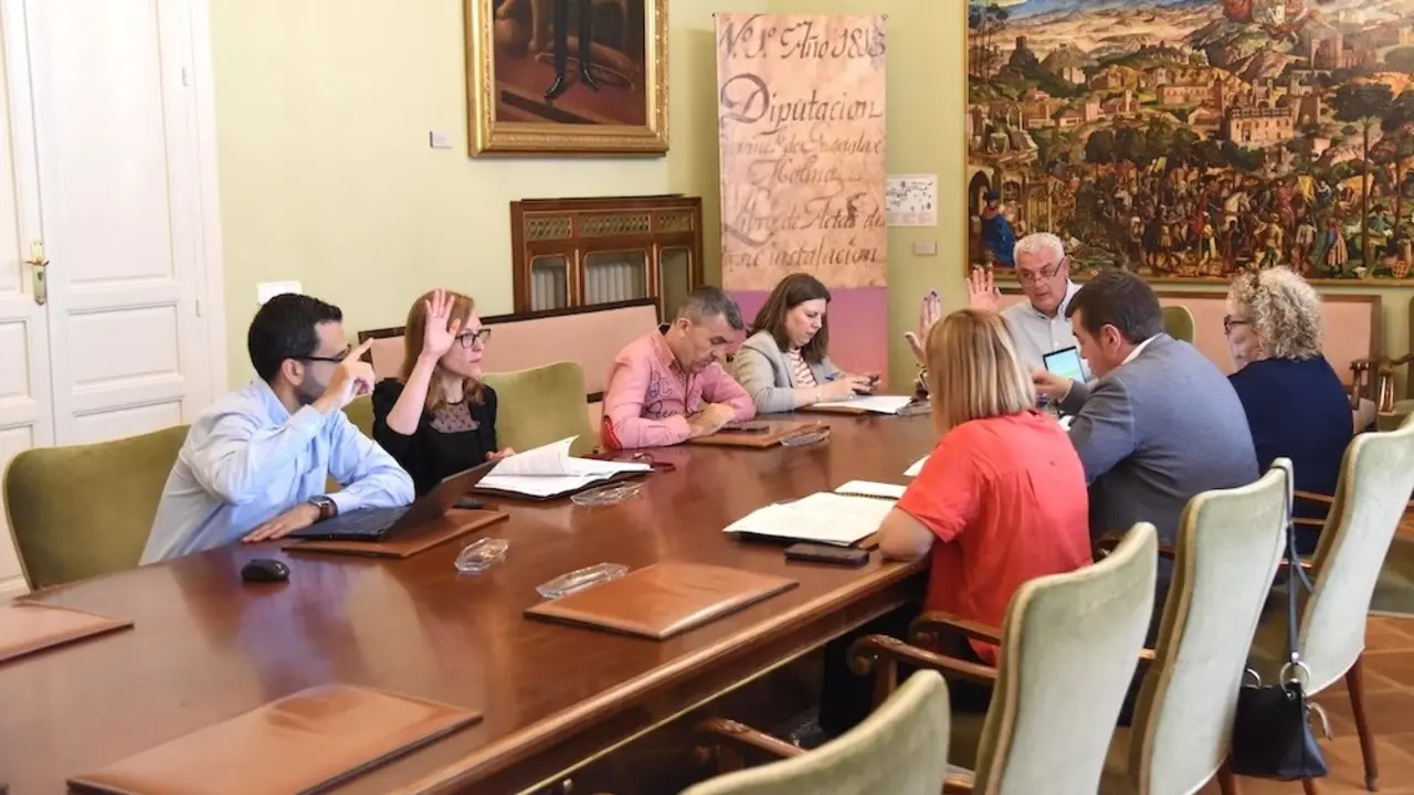 En la imagen un instante de la reunión de la Junta de Gobierno de la Diputación de Guadalajara