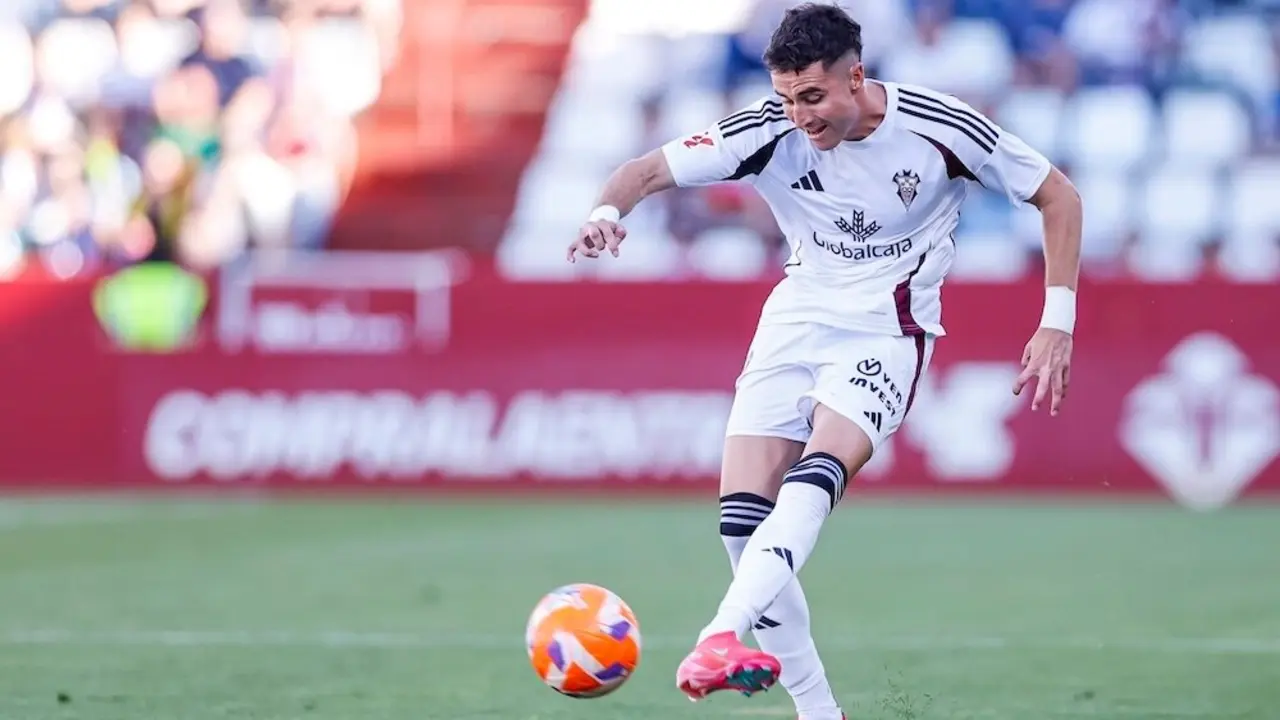 El extremo Morci confirma que quiere quedarse en el Albacete y cumplir su contrato