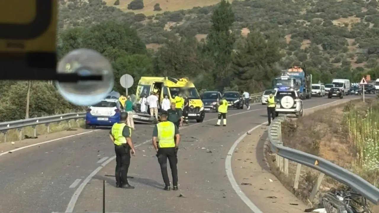 Muere el conductor de un turismo tras colisionar con un camión en Menasalbas (Toledo)