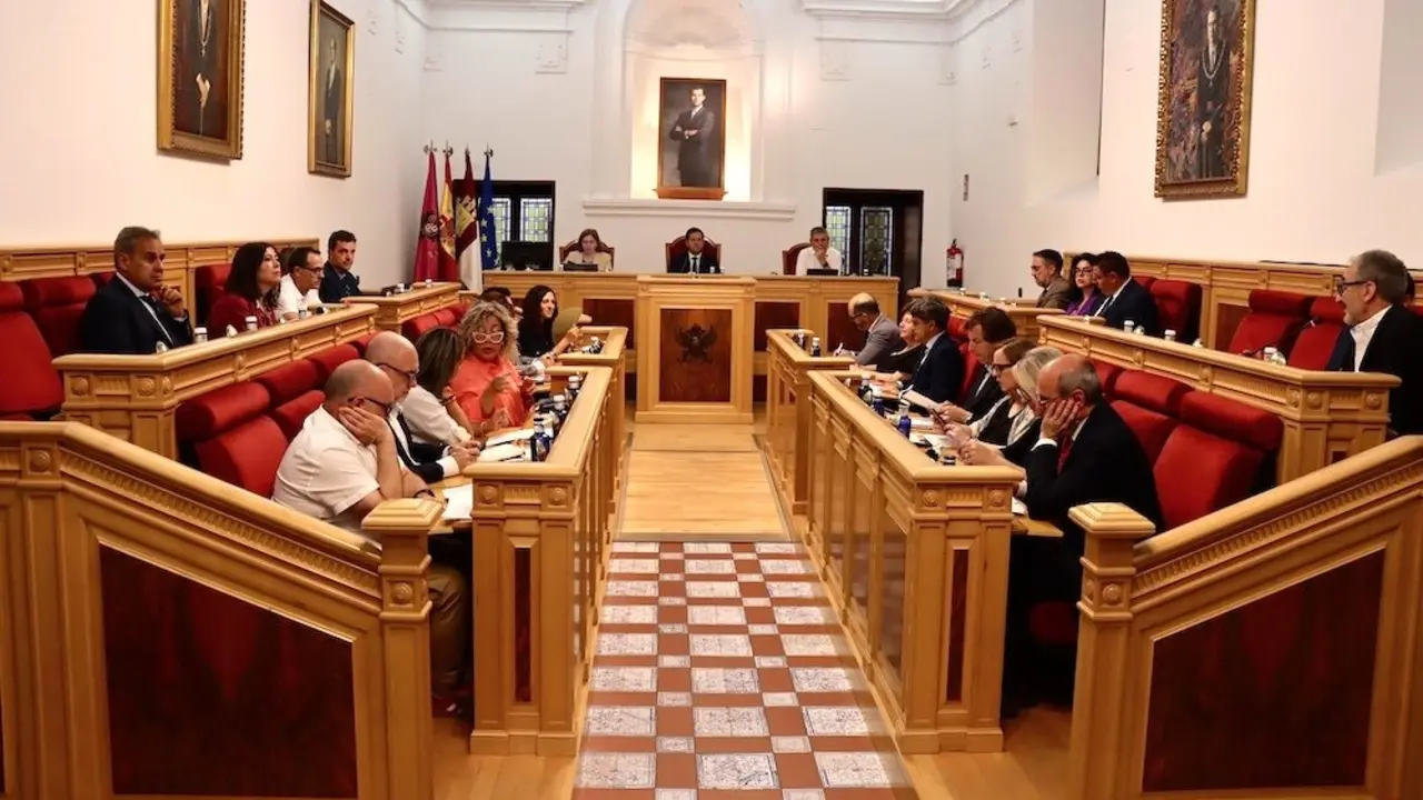 En la imagen un instante del Pleno del Ayuntamiento de Toledo celebrado este viernes en el Consistorio