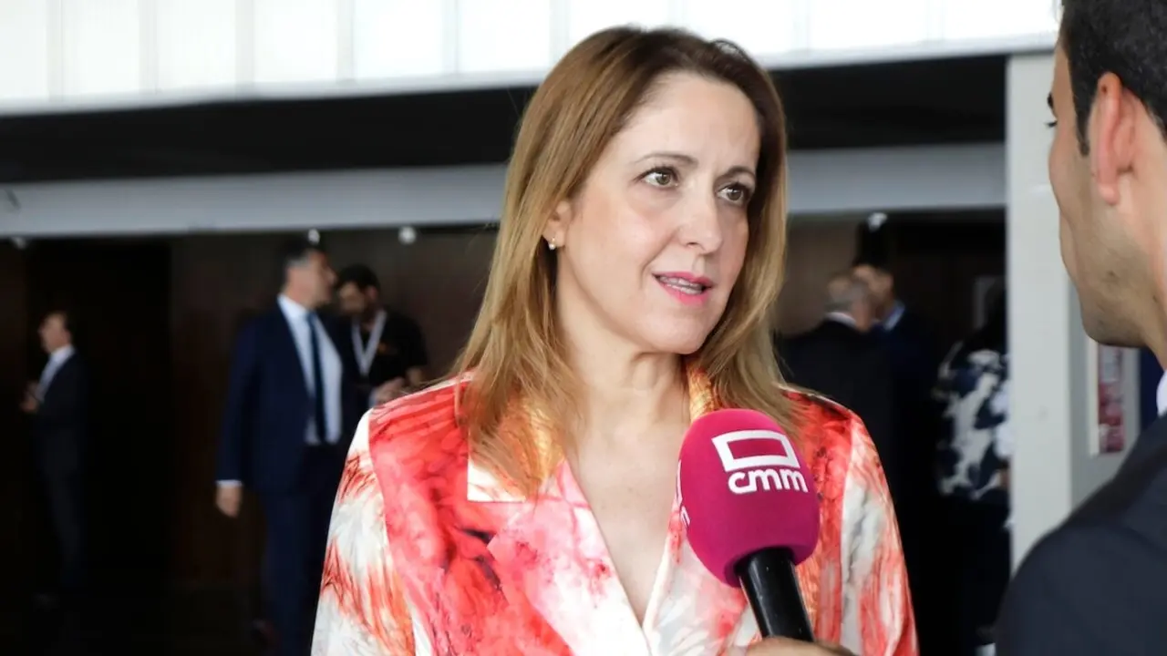 El vicesecretaria general del PSOE en Castilla-La Mancha y eurodiputada, Cristina Maestre, atendiendo a los medios este sábado en Albacete