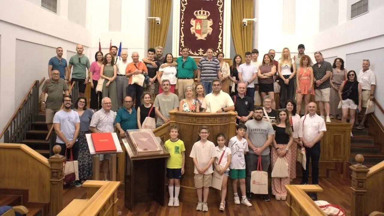 Las Cortes de Castilla-La Mancha acogen con éxito una jornada de Puertas Abiertas el Día de la Región