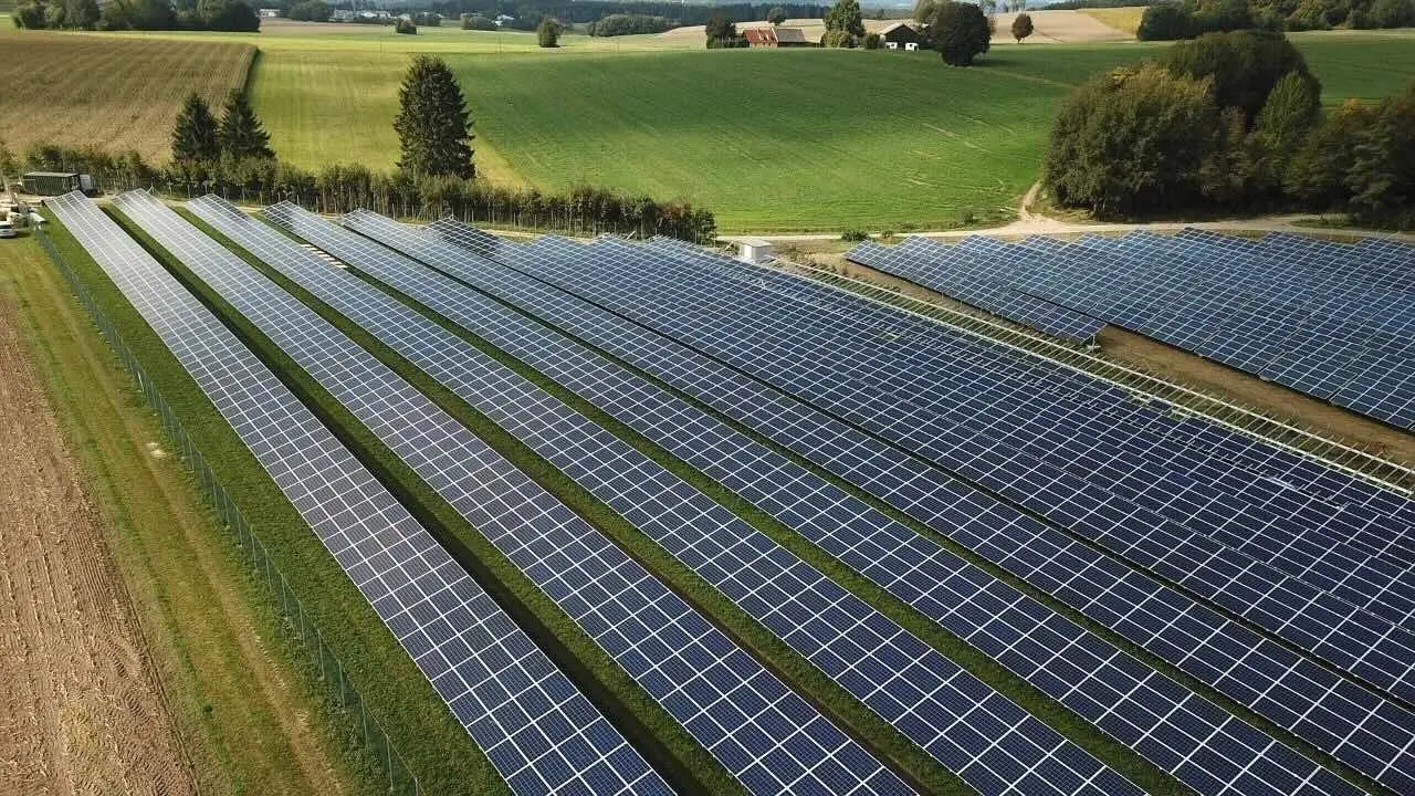 Un nuevo complejo fotovoltaico en el sudeste de Cuenca generará 150 megavatios, energía solar, fotovoltaica, placas solares,