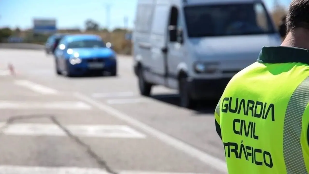 Investigado por conducir a 257 km/h por la AP-41 que comunica Madrid y Toledo, Guardia Civil de Tráfico, control, accidente,