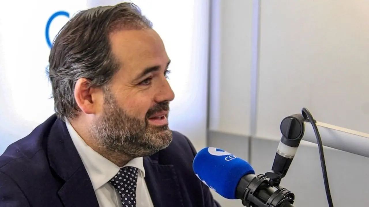 El presidente del PP de Castilla-La Mancha, Paco Núñez, durante la entrevista en la Cadena COPE