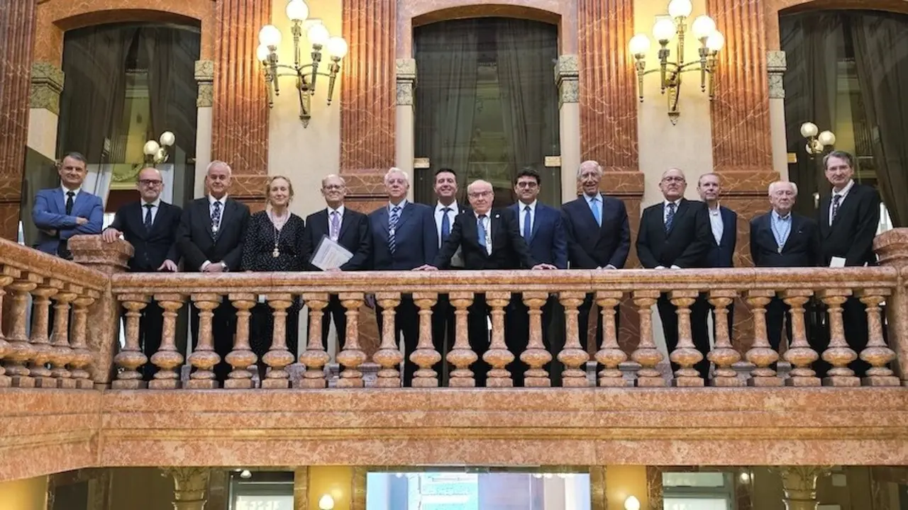 El Príncipe de Asturias Enrique Moreno ingresa en la academia regional de medicina