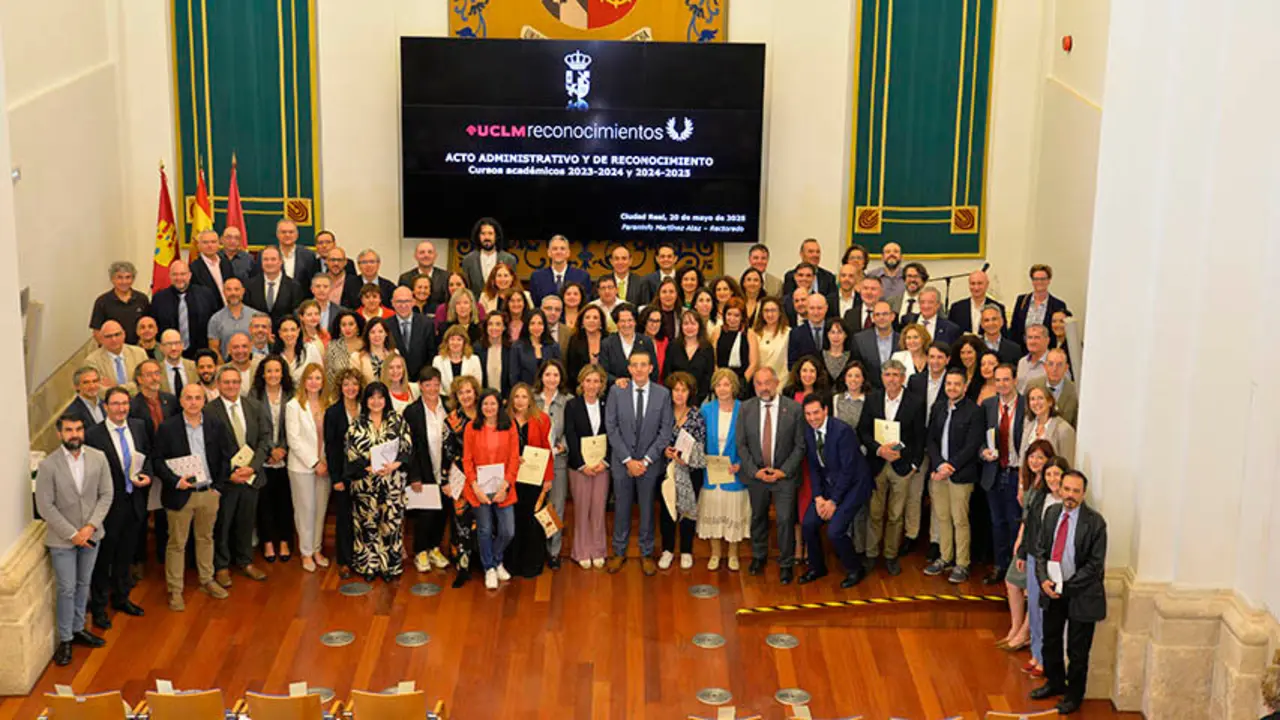 Toman posesión en la UCLM 72 nuevos catedráticos y 98 titulares de universidad