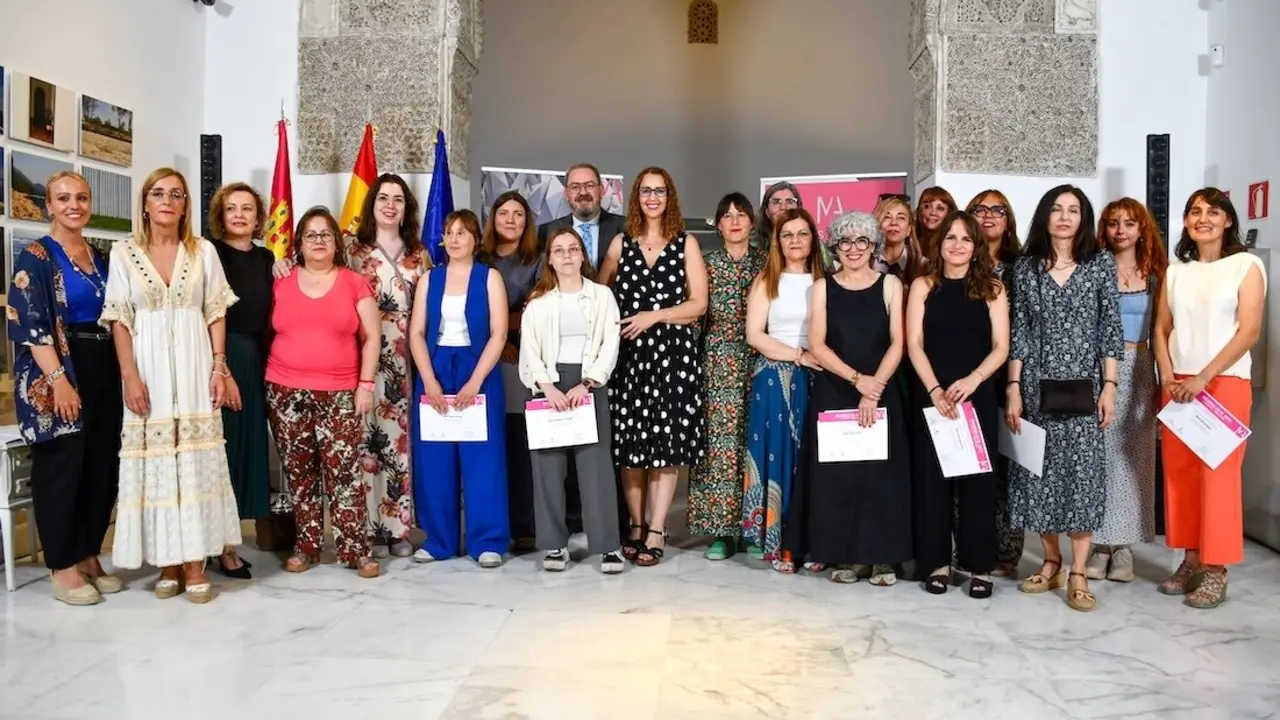 Marian Venceslá, Lo Super y Rocío Garriga, ganadoras de los 'XI Premios Amalia Avia'