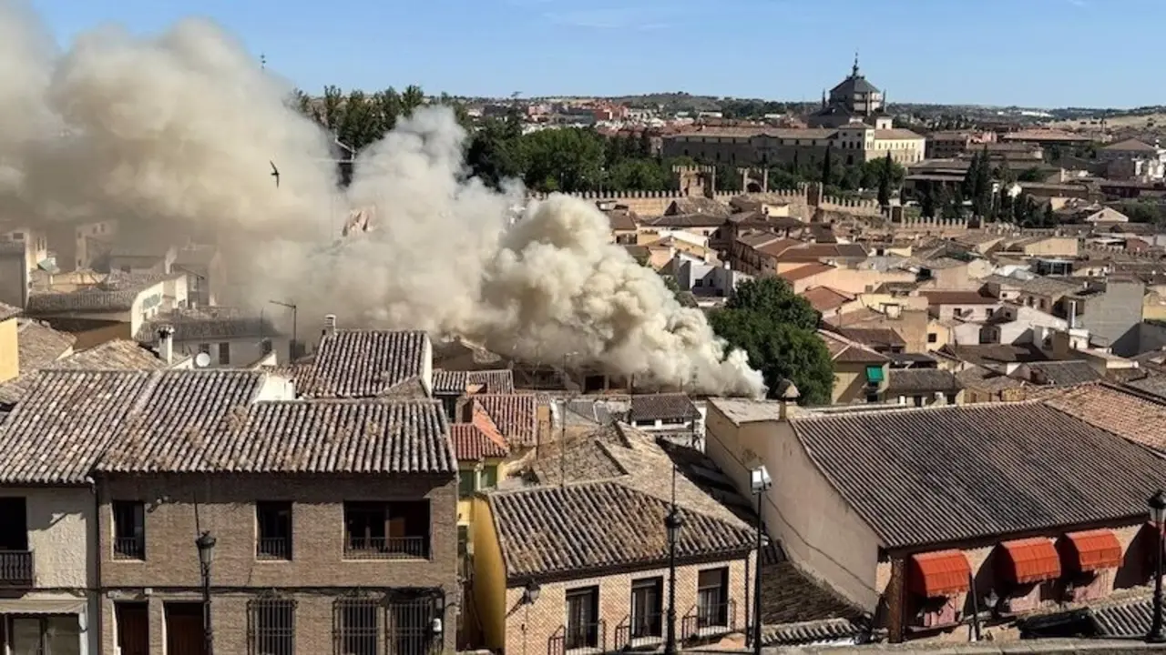 Incendiada y derrumbada una casa okupada en Toledo en la que hubo una pelea - EP