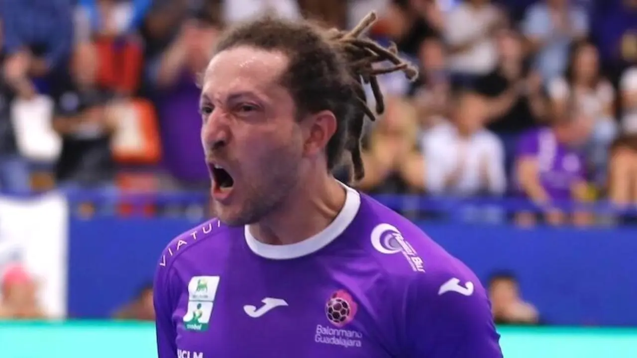 Un gol desde 7 metros del brasileño Chiuffa mantiene al Guadalajara en la ASOBAL (28-23) - Fotografía: Santi Molina