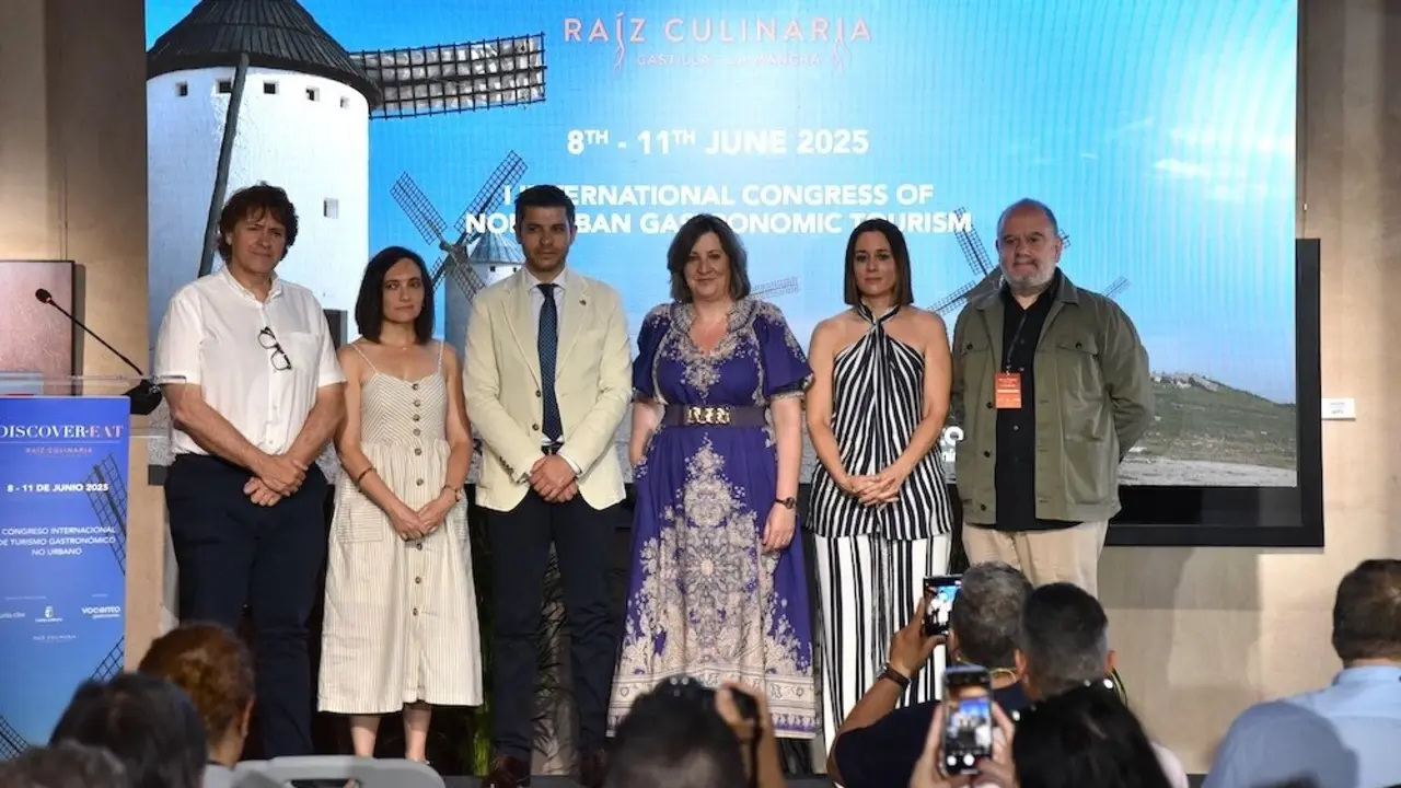 La consejera de Economía, Empresas y Empleo, Patricia Franco, ha inaugurado, en Campo de Criptana (Ciudad Real), el I Congreso Internacional Discover-Eat