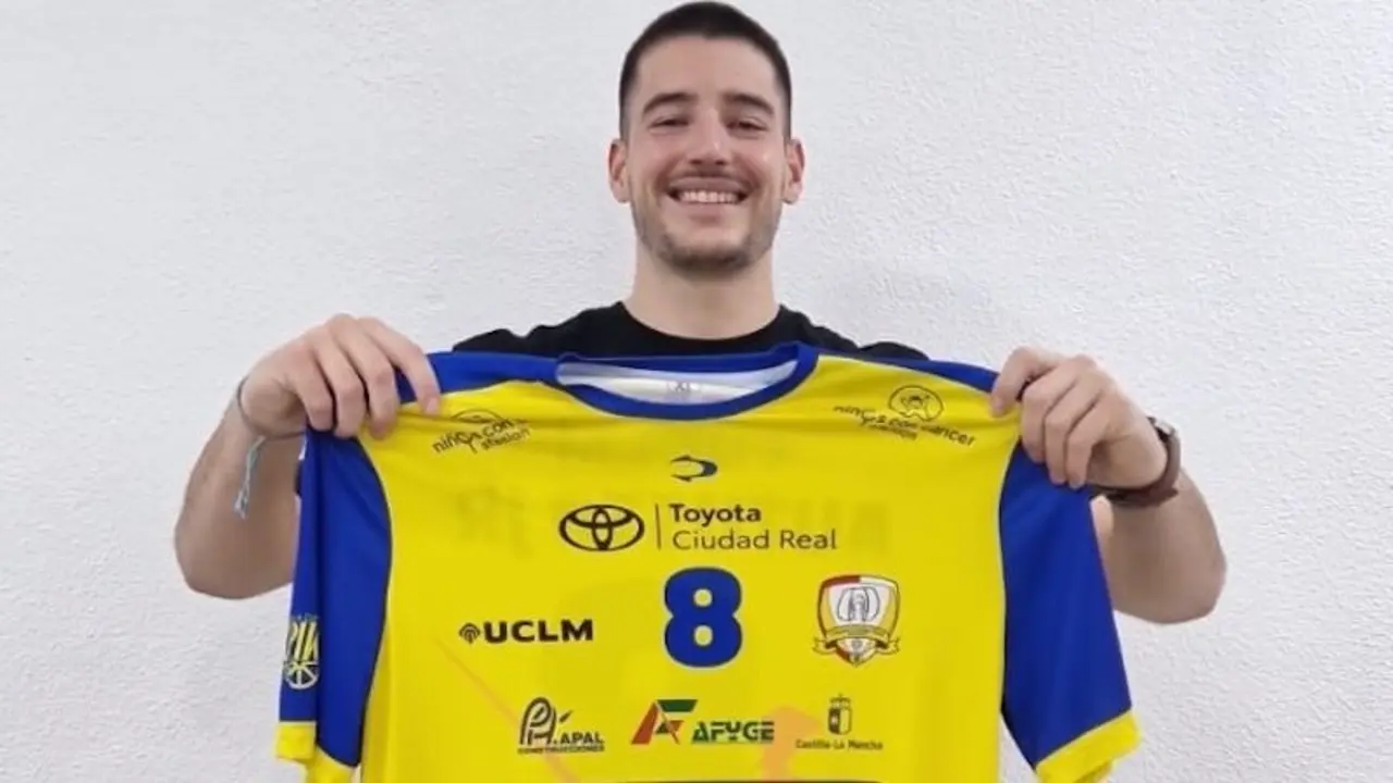 El portero ciudadrealeño Óscar Ruiz, nueva baja confirmada del Balonmano Caserío