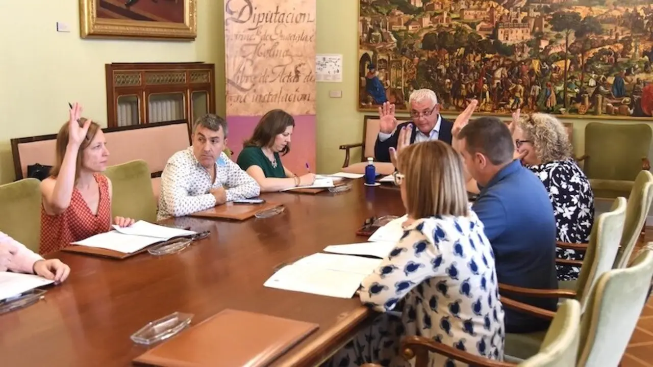En la imagen un instante de la reunión de la Junta de Gobierno de la Diputación de Guadalajara