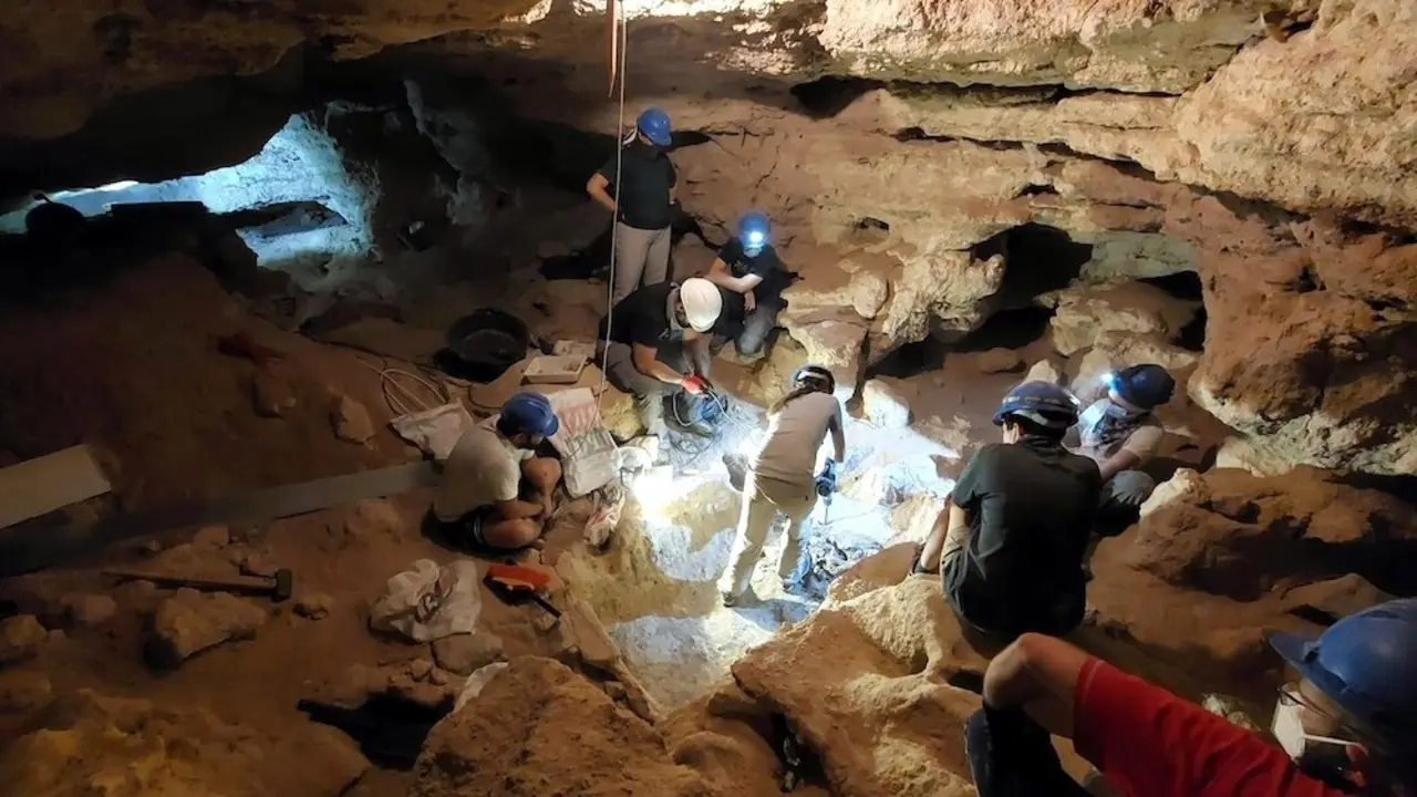 Hallazgos en la Cueva de los Toriles revelan prácticas de caza de hace más de 100.000 años