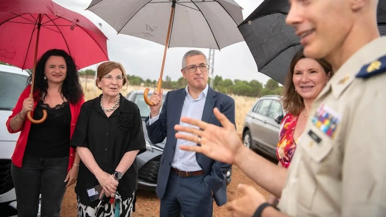 El secretario de Estado de Medio Ambiente, Hugo Morán (c), este miércoles en Almagro (Ciudad Real)