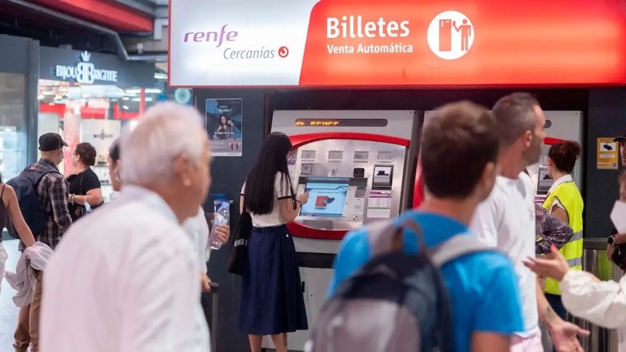 trenes, renfe, cercanías, viajeros, estación,