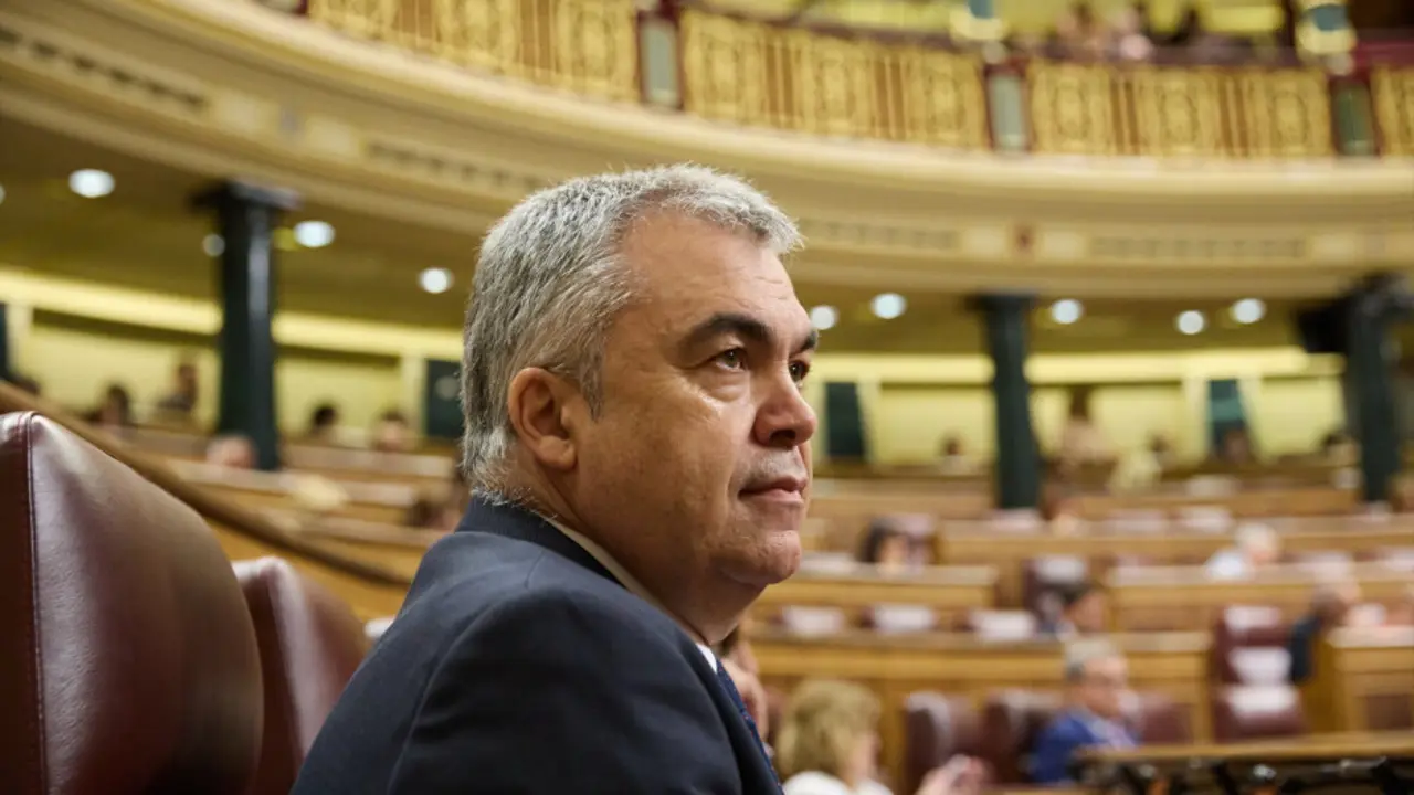 El secretario de Organización del PSOE y diputado nacional, Santos Cerdán, este jueves en su escaño en el Congreso