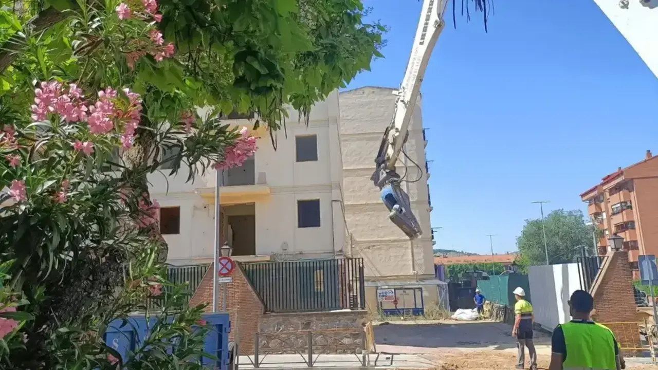 Imagen de las obras de rehabilitación del cuartel de la Guardia Civil en Toledo - Fotografía: La Razón