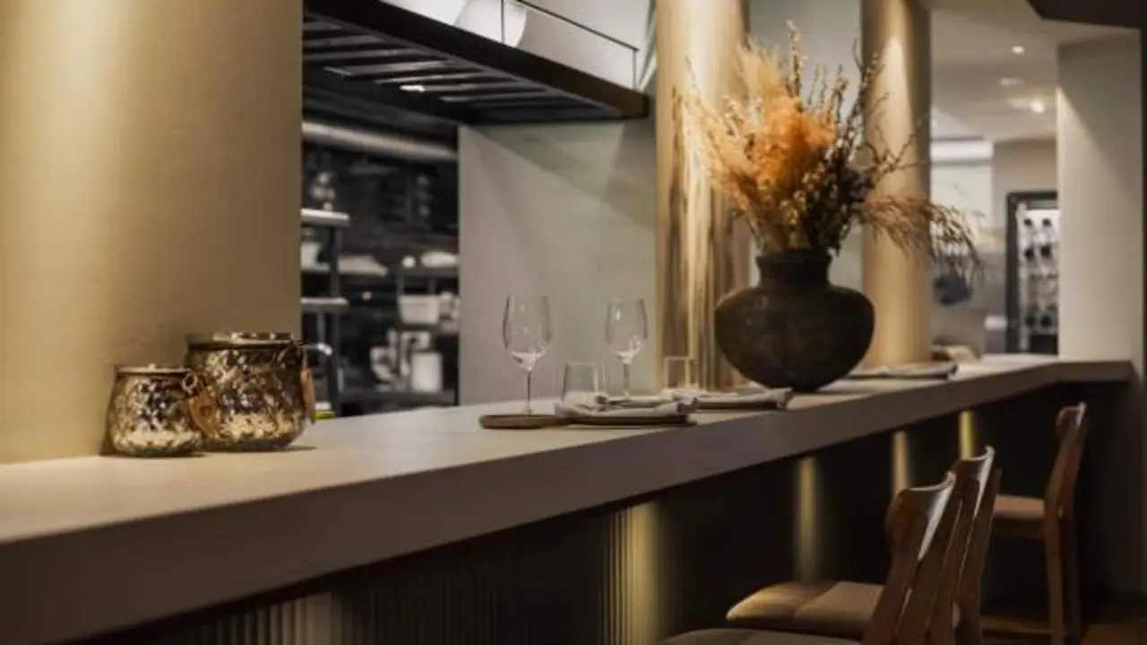 Pagar para poder irse: la nueva tendencia en restaurantes que va a llegar a España