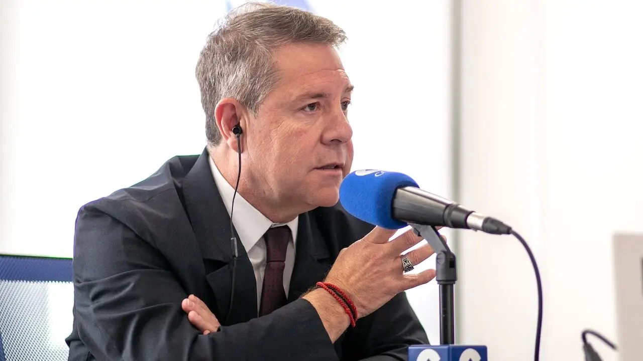 El presidente de Castilla-La Mancha, Emiliano García-Page, en un momento de la entrevista en la Cadena COPE