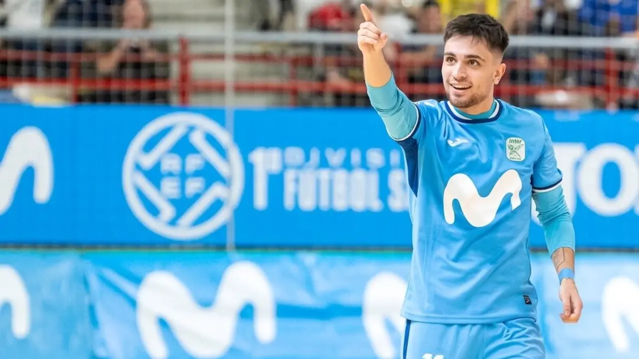 El ala zurdo Eloy de Pablos, nuevo jugador del Quesos El Hidalgo Manzanares