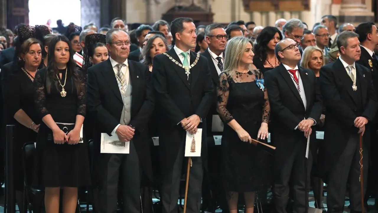 Autoridades en la Misa Pontifical en la Catedral Primada de Toledo antes de la tradicional procesión del Corpus Christi toledano
