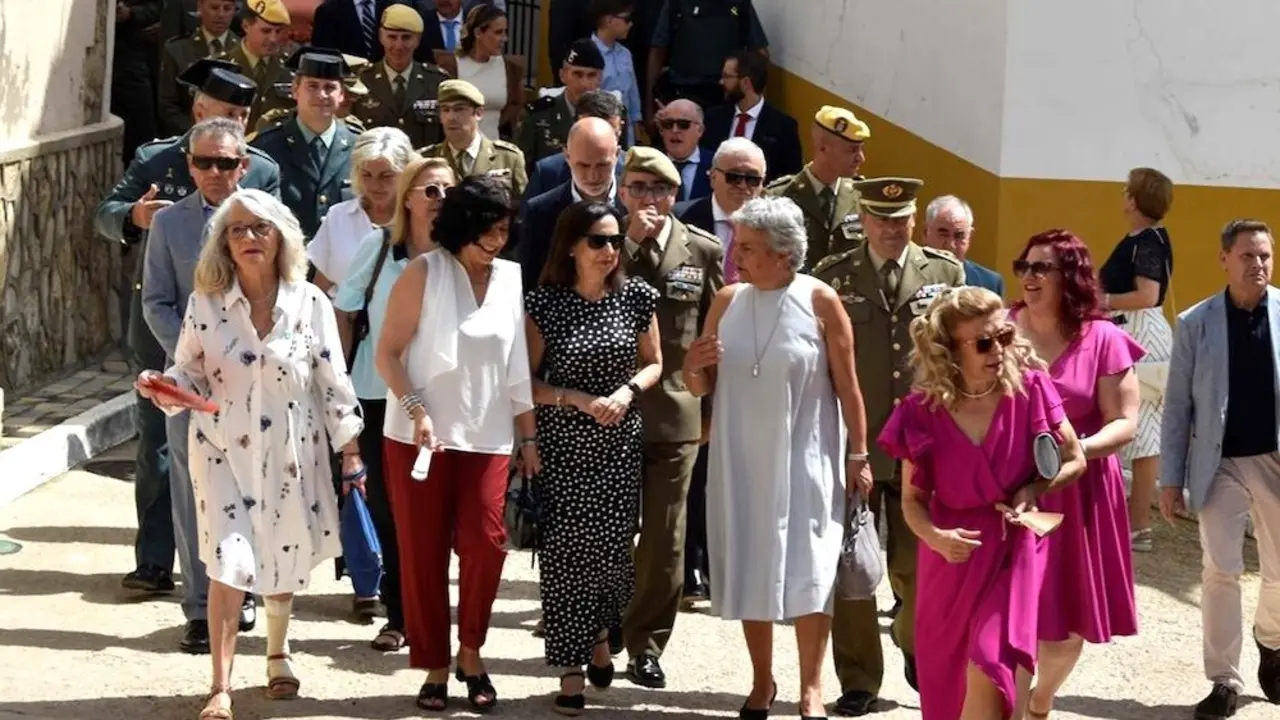 La ministra de Defensa, Margarita Robles, ha asistido este juves a la celebración del Corpus Christi de Mira (Cuenca) dedicado a los militares por su ayuda tras la dana