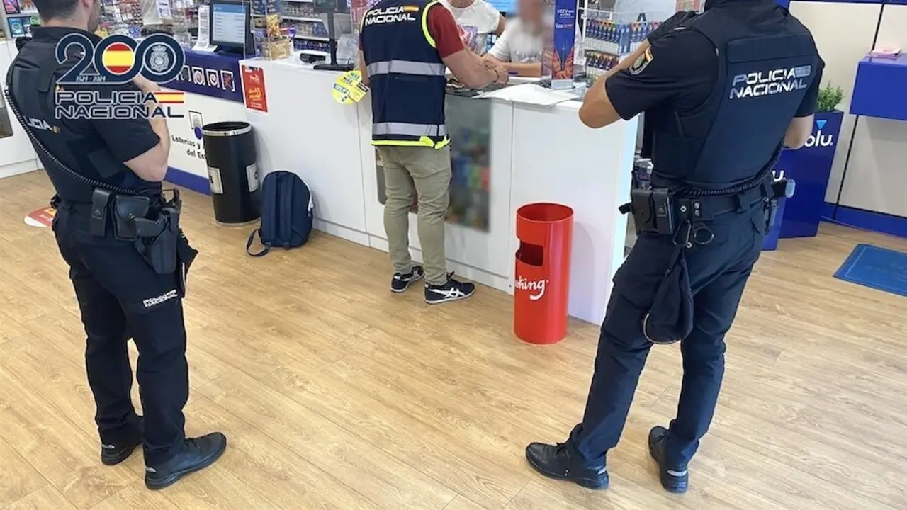 Cae una banda que distribuía drogas a estancos y tiendas enmascaradas como CBD
