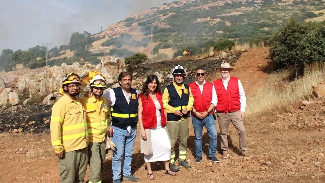 Hacen quemas controladas en terrenos cercanos a Puertollano (Ciudad Real) para prevenir incendios