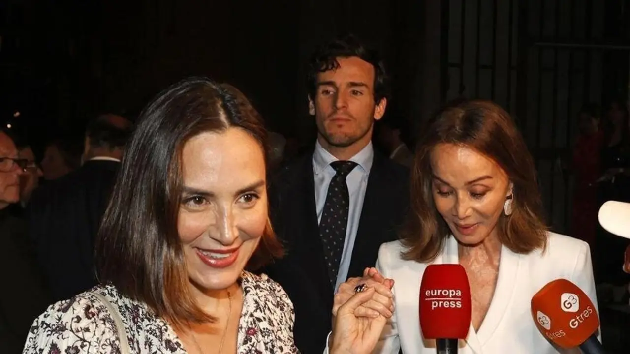 En la imagen Tamara Falcó, Iñigo Onieva e Isabel Preysler
