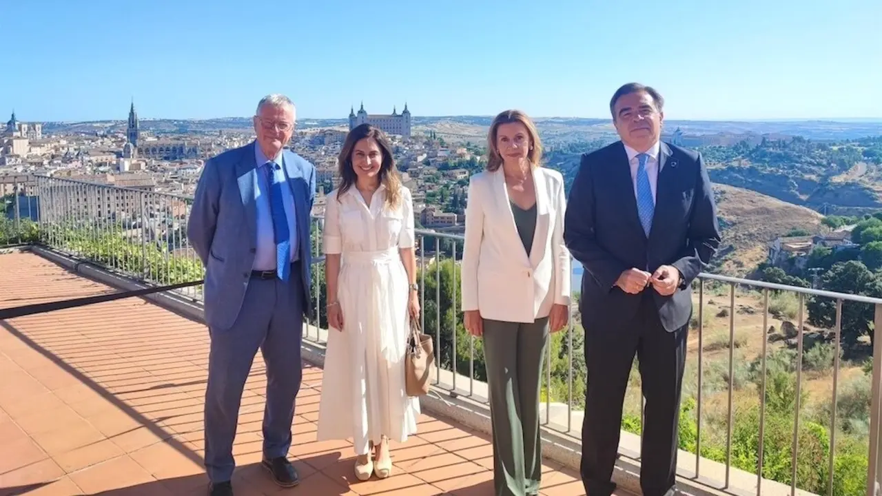 La vicepresidenta del Real Instituto Elcano, María Dolores de Cospedal, antes de intervenir en la mesa 'OTAN: valores básicos, pilar europeo y mirada al Sur', en el XXXVII Seminario de Seguridad y Defensa celebrado en Toledo