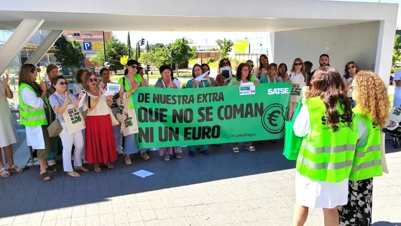 Satse denuncia el "recorte salarial" de las pagas extras de enfermeras y fisioterapeutas