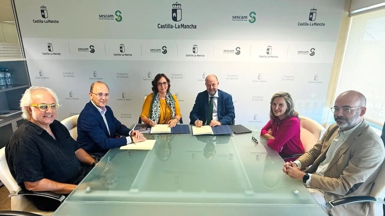 El Gobierno regional y la SEMFYC sellan una alianza estratégica para fortalecer la formación en simulación de los profesionales de Atención Primaria