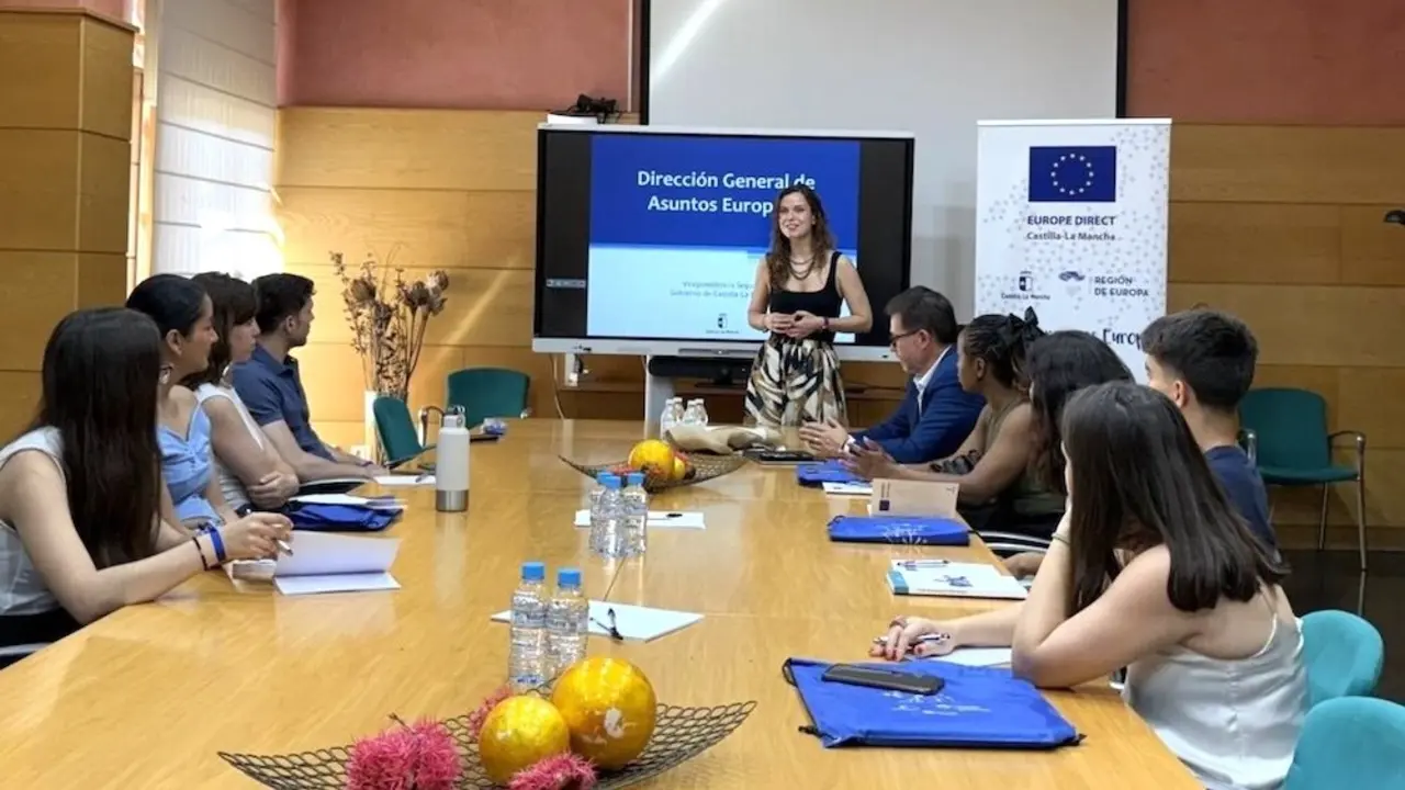 Estudiantes de la UCLM conocen las oportunidades de formación y proyección en la UE