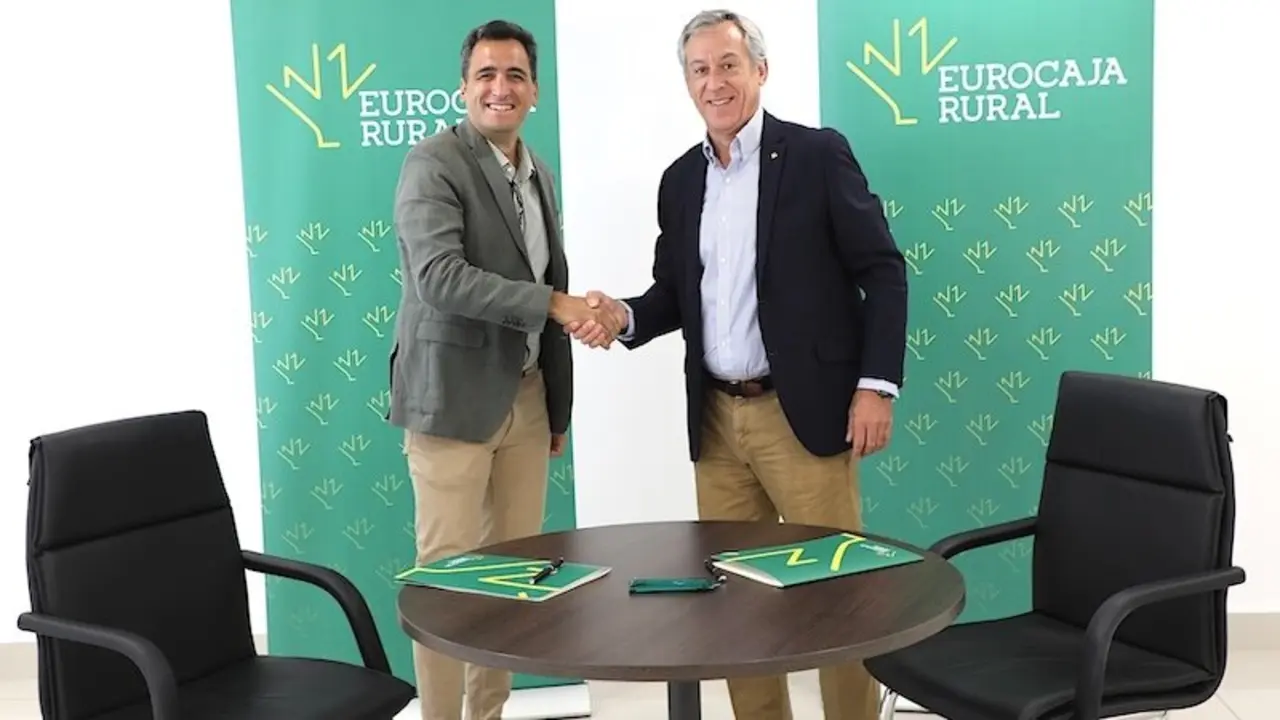 Eurocaja Rural y APEFA colaboran para fortalecer el tejido empresarial farmacéutico de Alicante